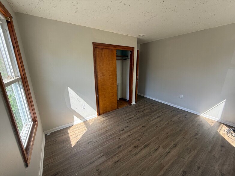 Bdrm 3 - 45 Union St