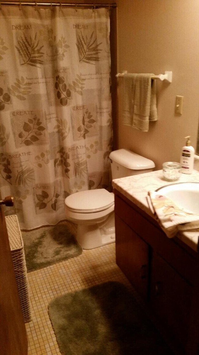 Building Photo - 1601-15 S 124th Street