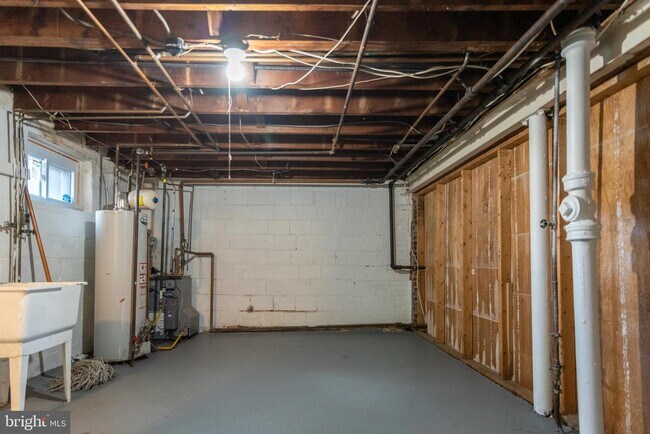 Building Photo - 1422 18th St SE