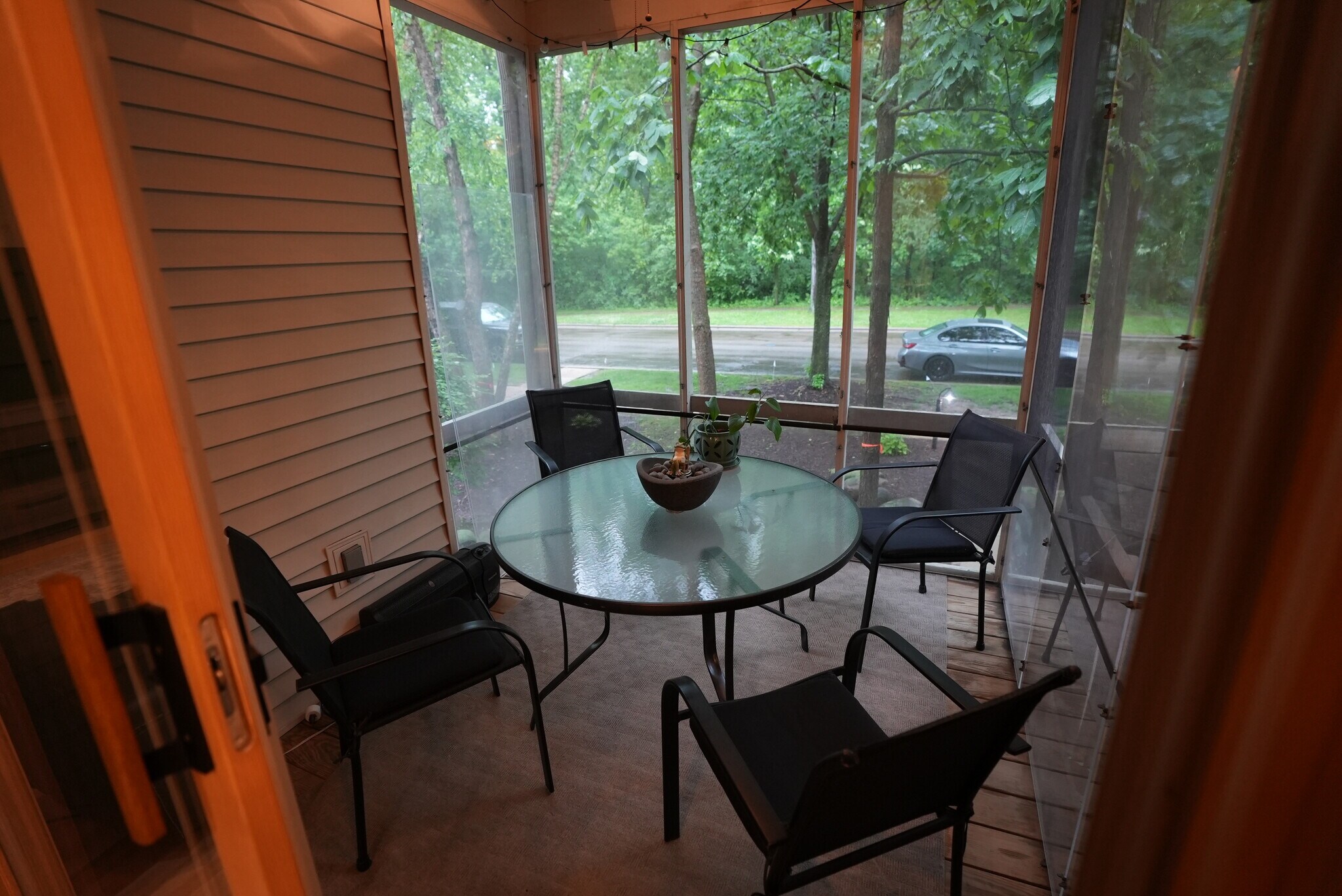 Screened-in porch - 54 Wood Brook Way