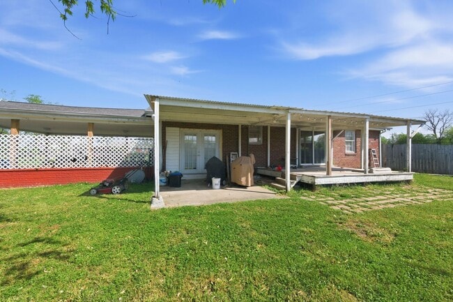 Building Photo - Charming 2b/1b Home in Old Hickory