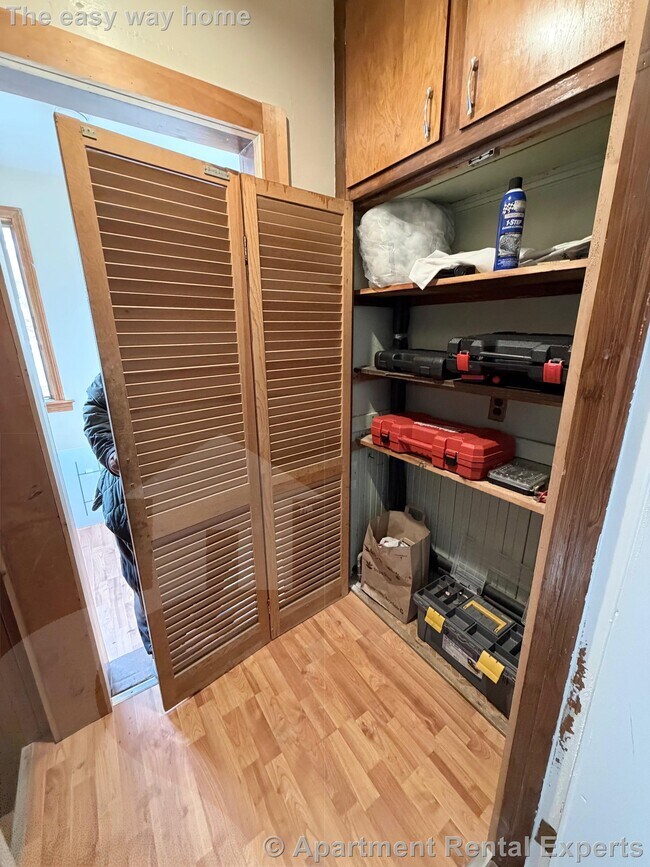 Building Photo - 27 Conwell Ave