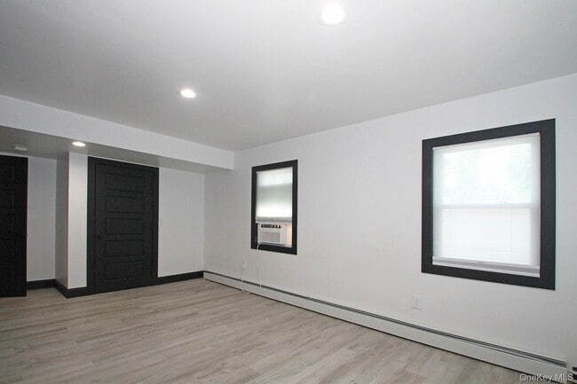 Building Photo - 30 Middle Ln