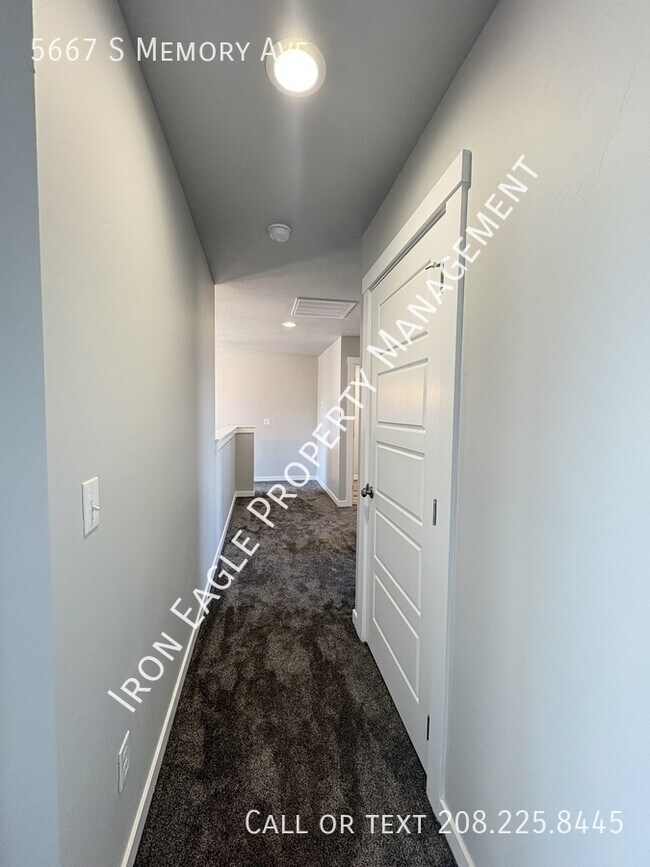 Building Photo - 5667 S Memory Ave