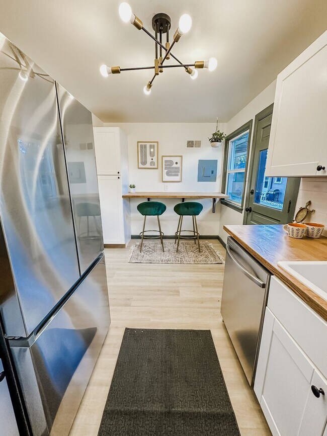 Building Photo - Newly remodeled one bedroom home