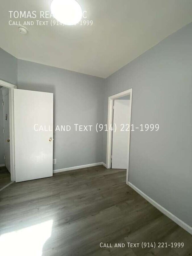 Building Photo - 67 Van Cortlandt Park Ave