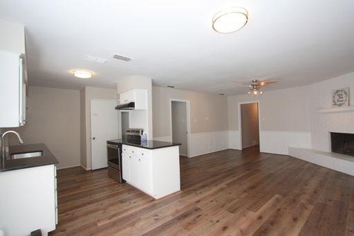 Building Photo - 8834 Sandcastle Ct