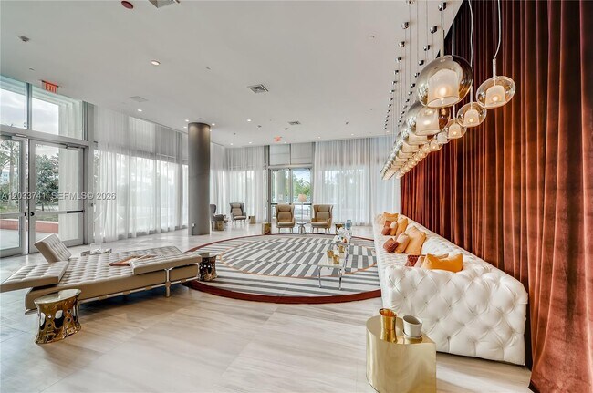 Building Photo - 2000 Metropica Wy