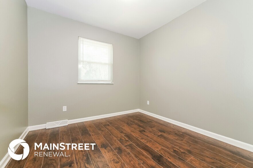 Building Photo - 404 SW Keystone Ct