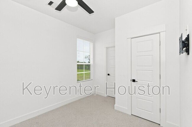 Building Photo - 2908 Stevens St