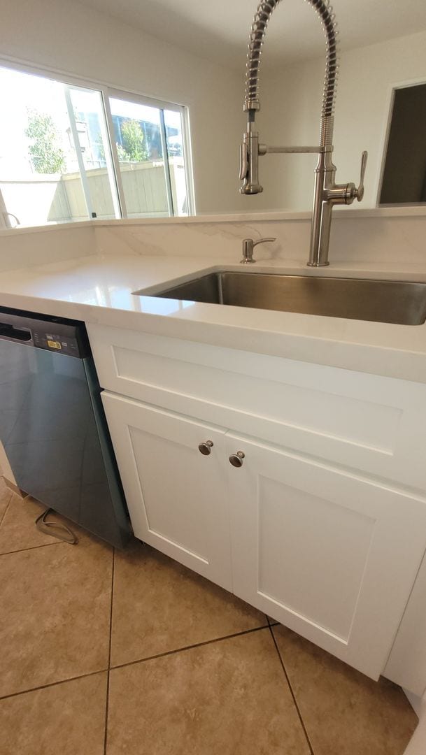 Building Photo - Convienently Located In Mira Masa