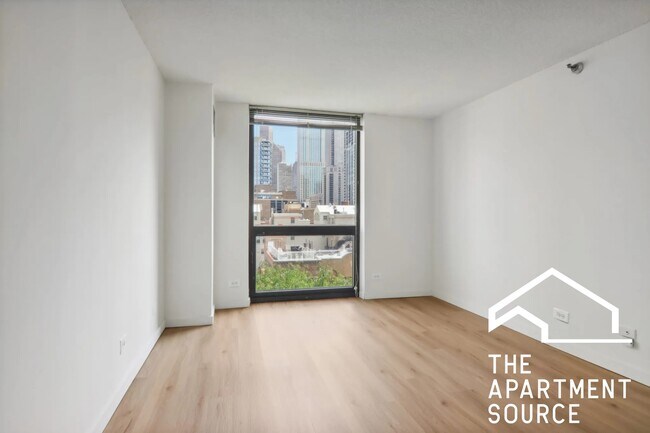 Building Photo - 1000 N La Salle Dr