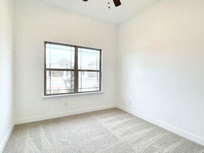 Building Photo - 2914 Bobcat Dr