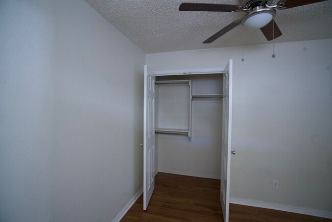 Building Photo - 2255b Donna Dr