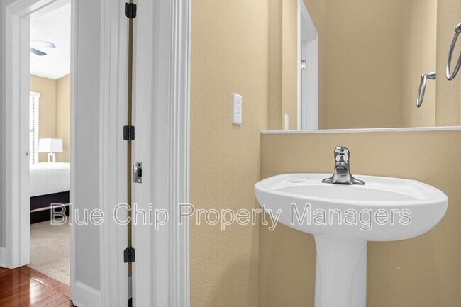 Building Photo - 14518 Damai Ln