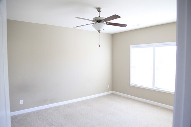 Building Photo - Perfect 4bd/2.5bth home in desirable Millb...