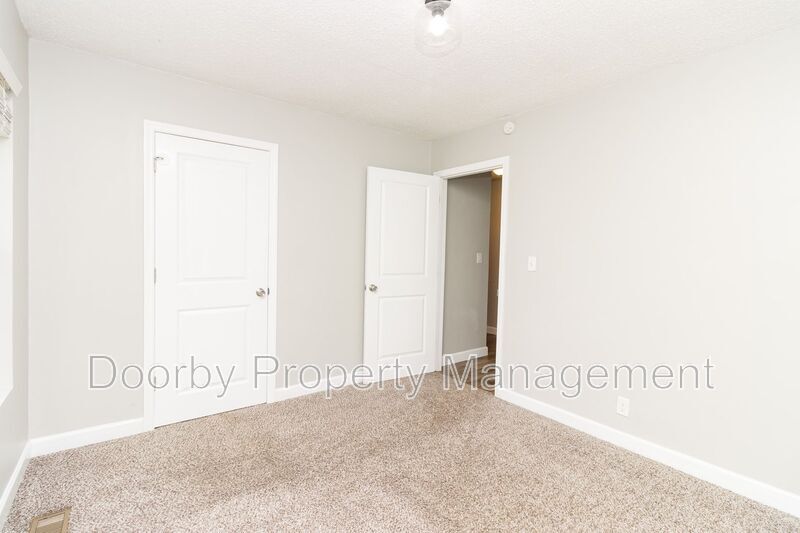 Building Photo - 3629 Thrushwood Dr