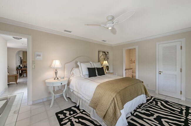 Building Photo - 825 Marbella Ln