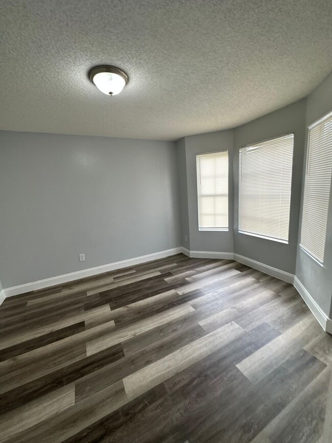 Building Photo - Fully renovated 3/2 Single-Family Home Available for Immediate rent!