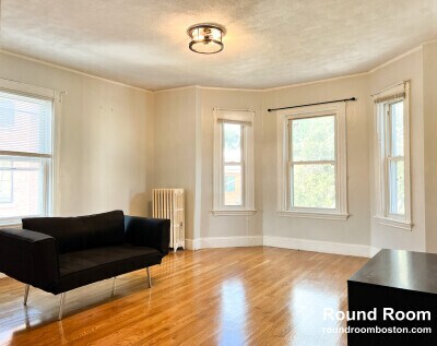 Building Photo - 14 Smythe St