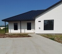 Building Photo - 1709 Soaring Ct