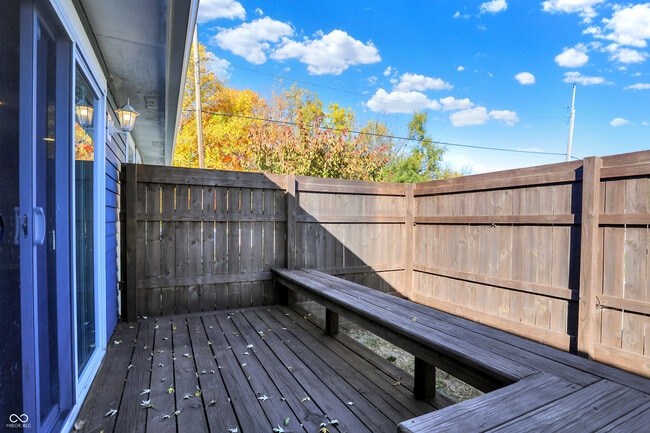 Building Photo - 301 W Pierce St