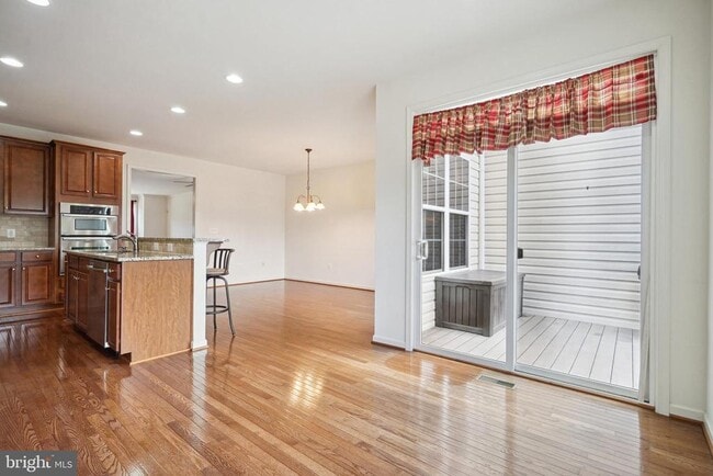 Building Photo - 41685 St Albans Terrace