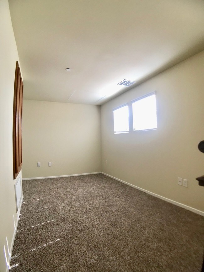 Building Photo - 11541 Blucher Ave