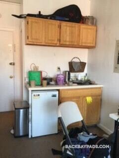 Building Photo - 248 Newbury St