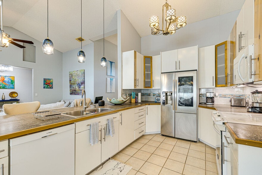 Building Photo - 4955 Southfork Ranch Dr