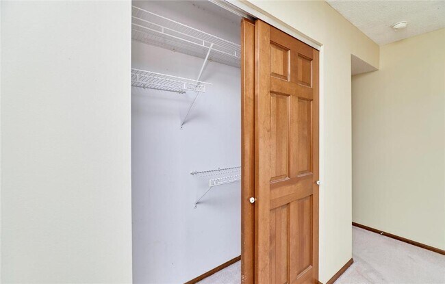 Building Photo - 2304 Yellowstone Park Ct