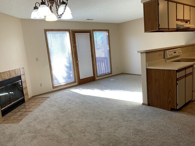 Building Photo - Beautiful Townhome in Colorado Spings
