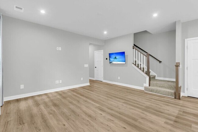 Building Photo - 1010 Crescent Cove Lane