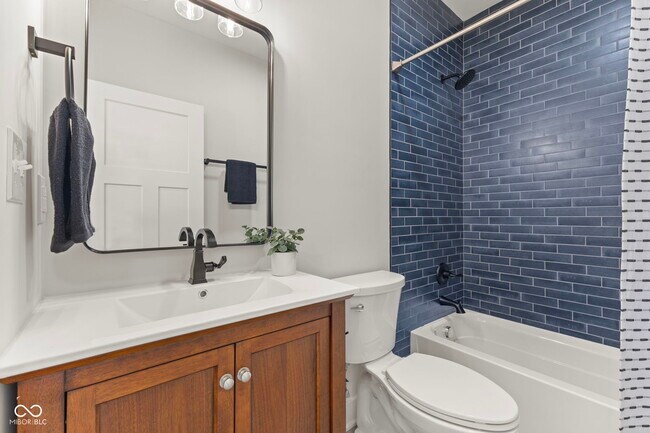 Building Photo - 1405 Deloss St