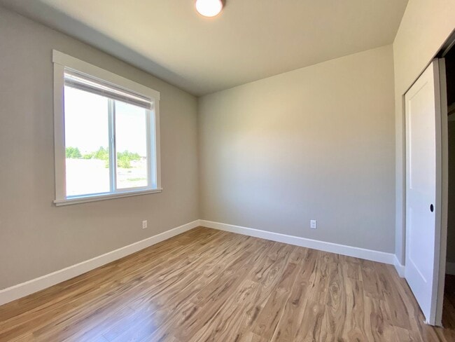 Building Photo - Gorgeous 3 Bedroom Home in West Valley