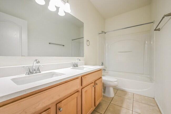 Building Photo - 153 E Dry Creek Rd