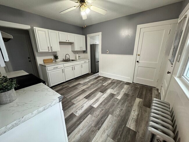 Building Photo - 134-136-136 Woodlawn St