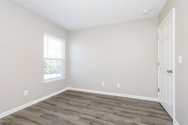 Building Photo - 5011 Deer Creek Ct