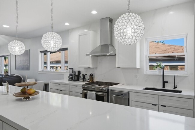 Building Photo - 4623 S Kilpatrick Ave