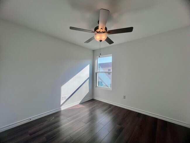 Building Photo - 9910 Bijan Dr