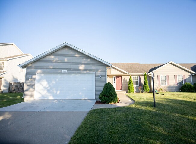 Primary Photo - 642 Sedgegrass Dr