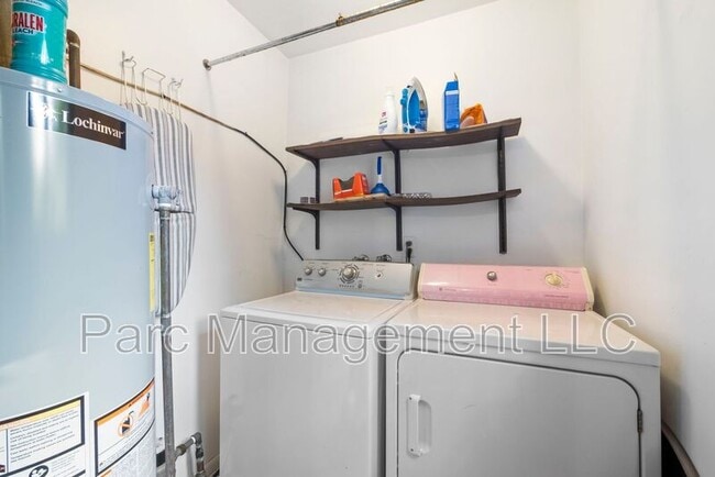 Building Photo - 2076 Harned St