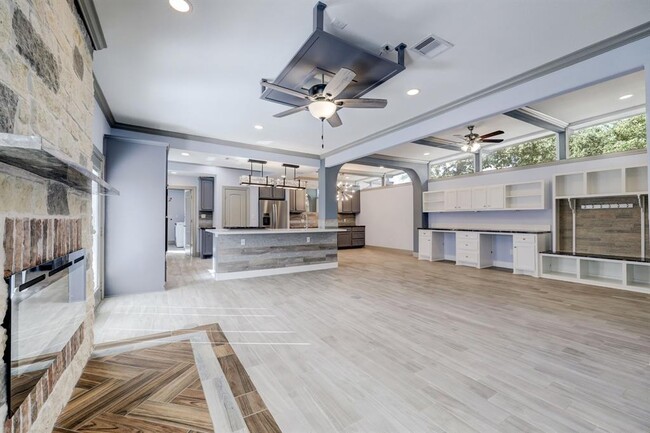 Building Photo - 12903 Figaro Dr