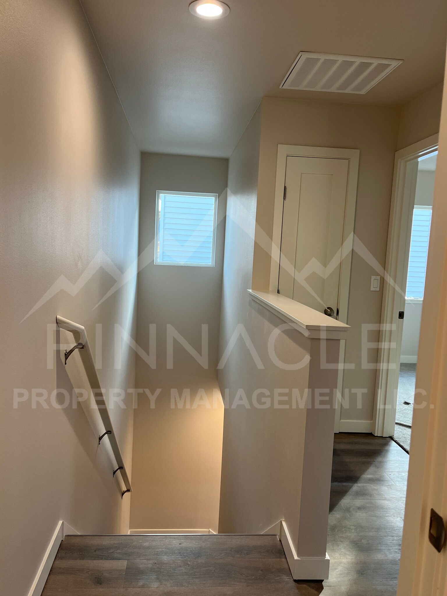 Building Photo - 15 Chicago Ave