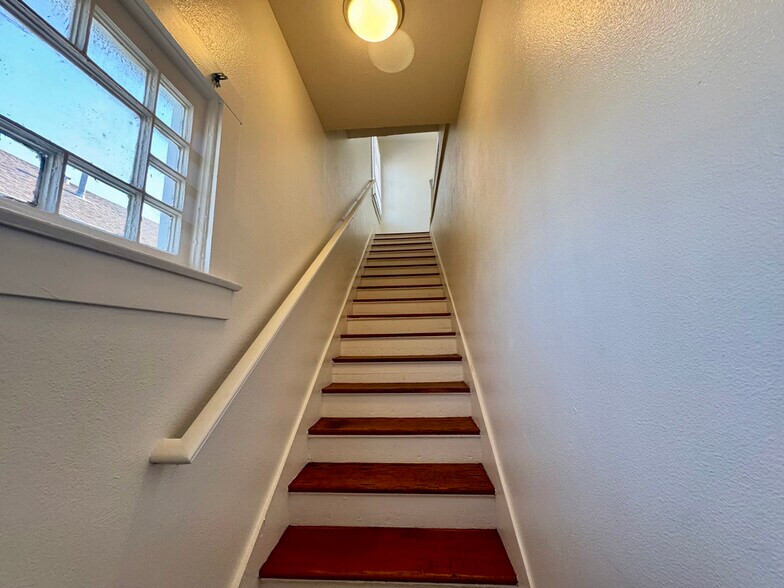 Building Photo - 695 30th St