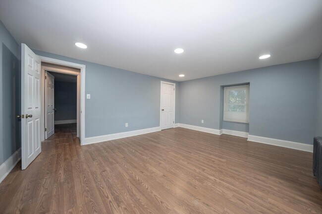 Building Photo - 732 Buck Ln