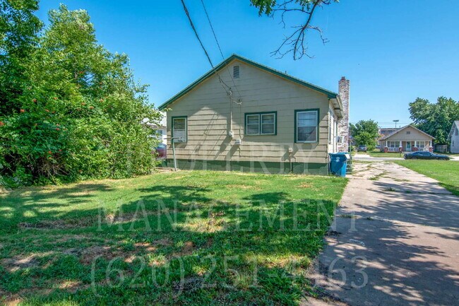 Building Photo - 3 Bedroom 1 Bath