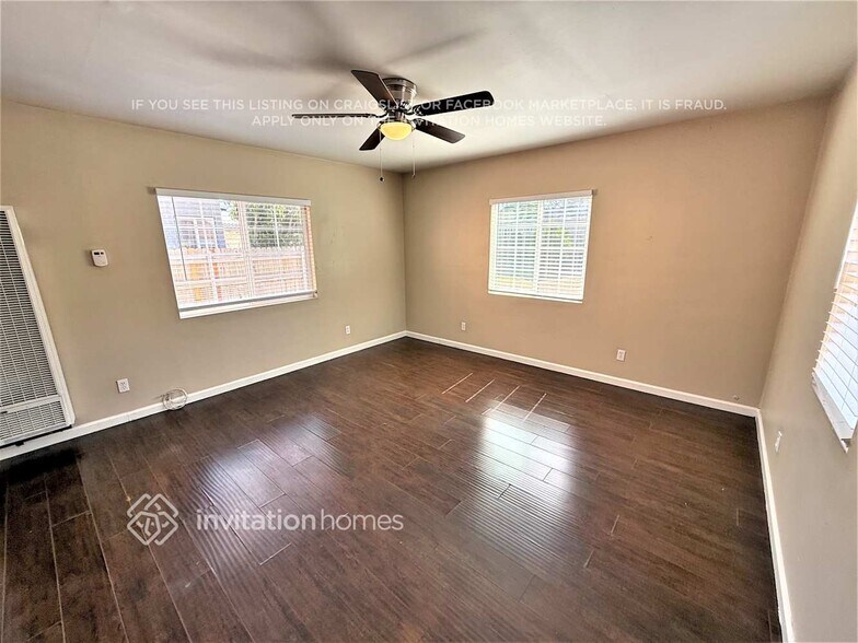 Building Photo - 9471 La Salle Ave