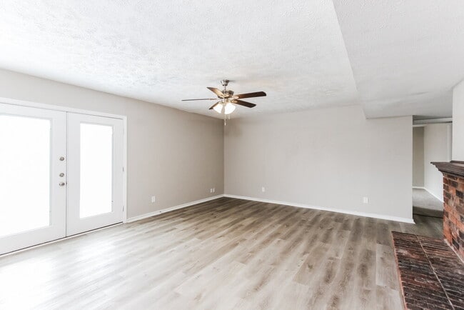 Building Photo - 6505 Alta Oaks Dr