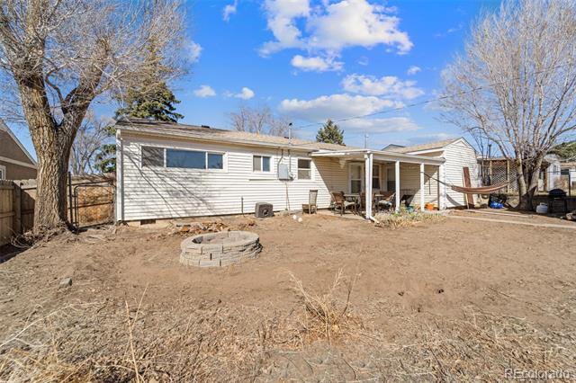 Building Photo - 305 Maplewood Dr